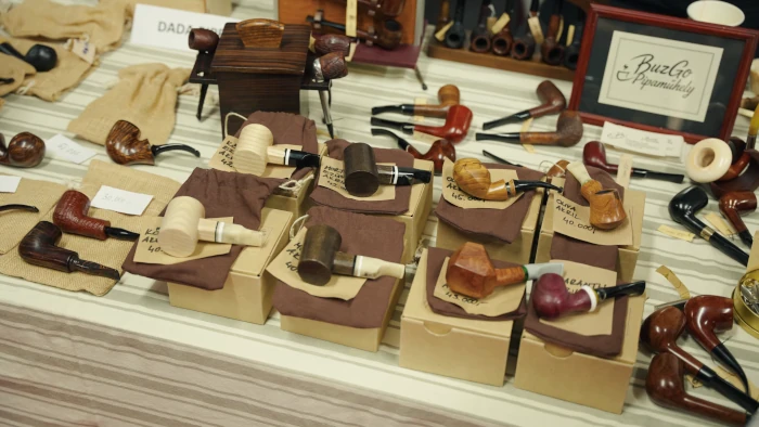 Unique pipes on the Buzgo Pipaműhely table